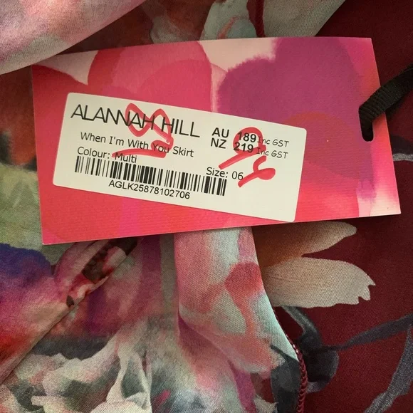 ✨Host Pick✨ Brand new Alannah Hill 100% Silk Floral Skirt Size 6 - Picture 3 of 6